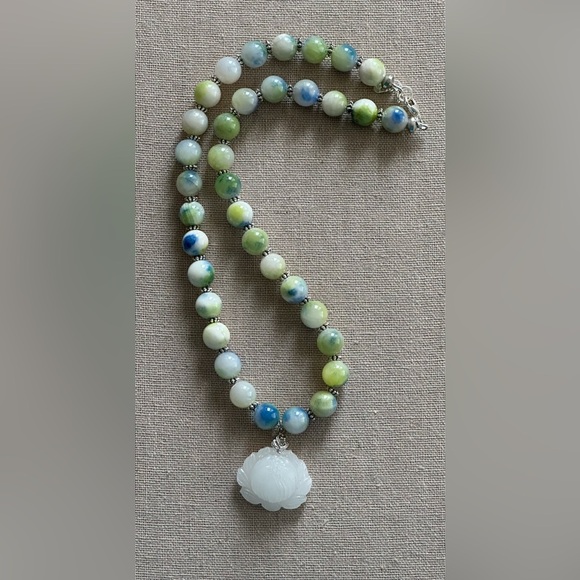 20 inch Jade and Chalcedony bead necklace NWOT - Picture 6 of 10